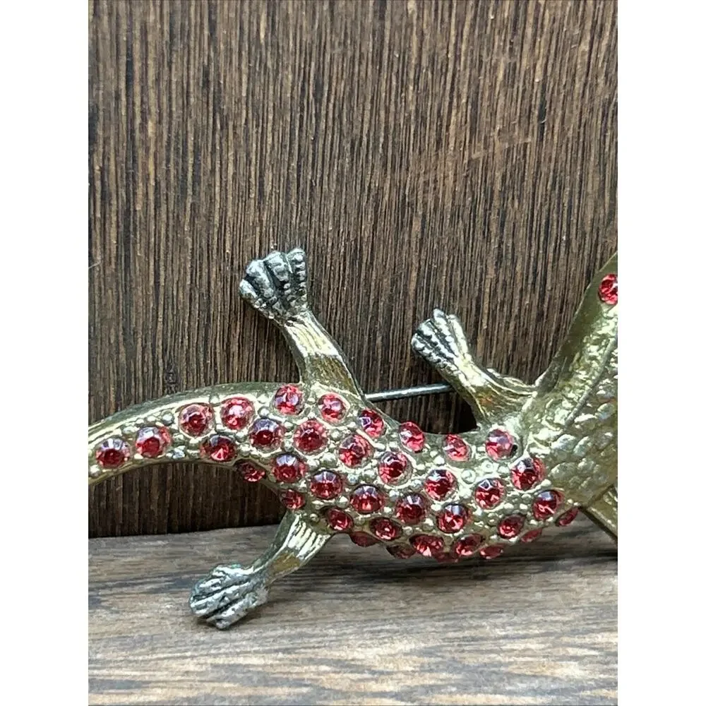 Vintage Lizard Salamander Brooch Brass Tone Ted Rhinestone Gecko